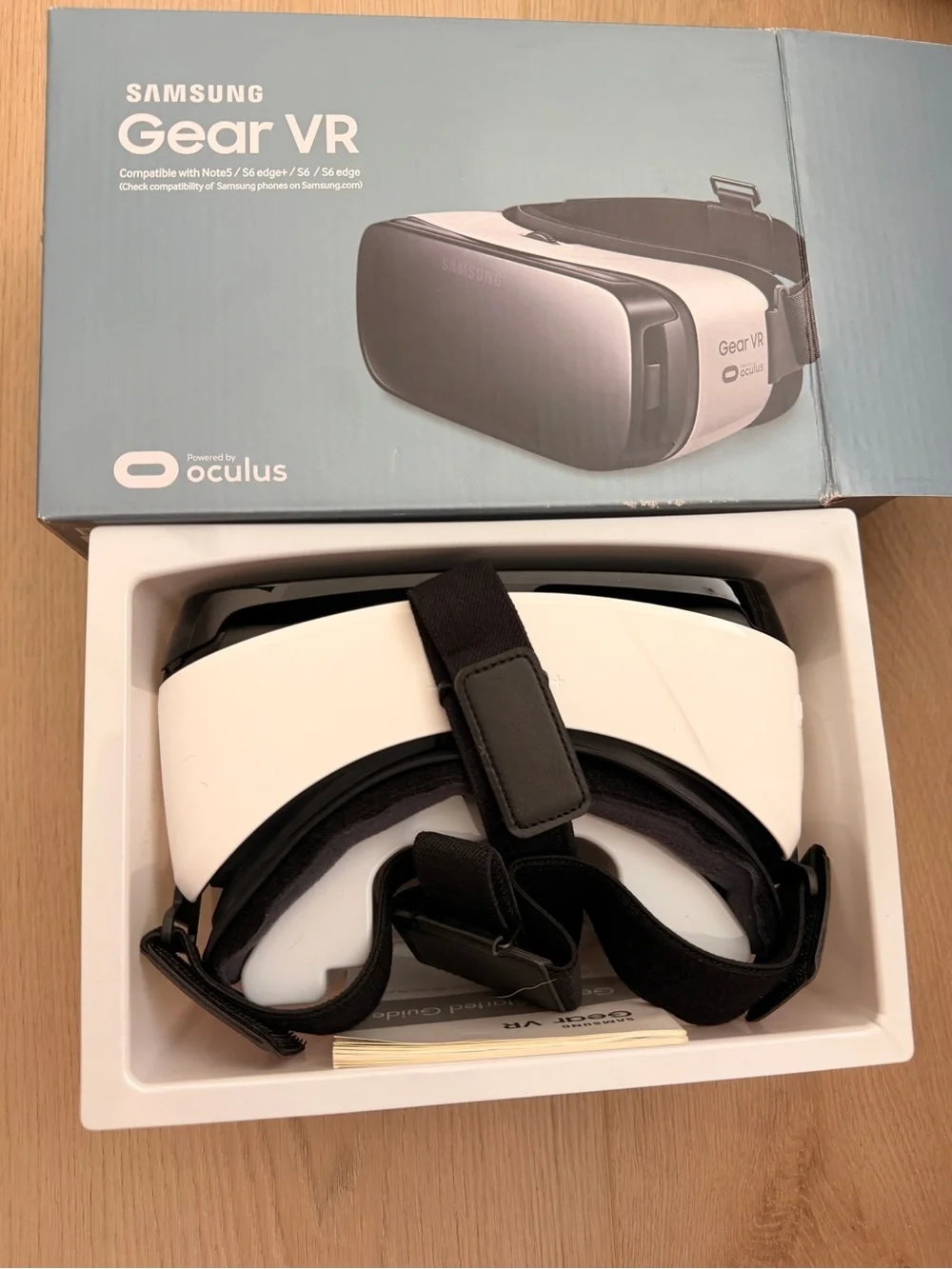 SAMSUNG Gear VR Compatible with Note / S6 edge+ / S6 / S6 edge Powered by oculus
